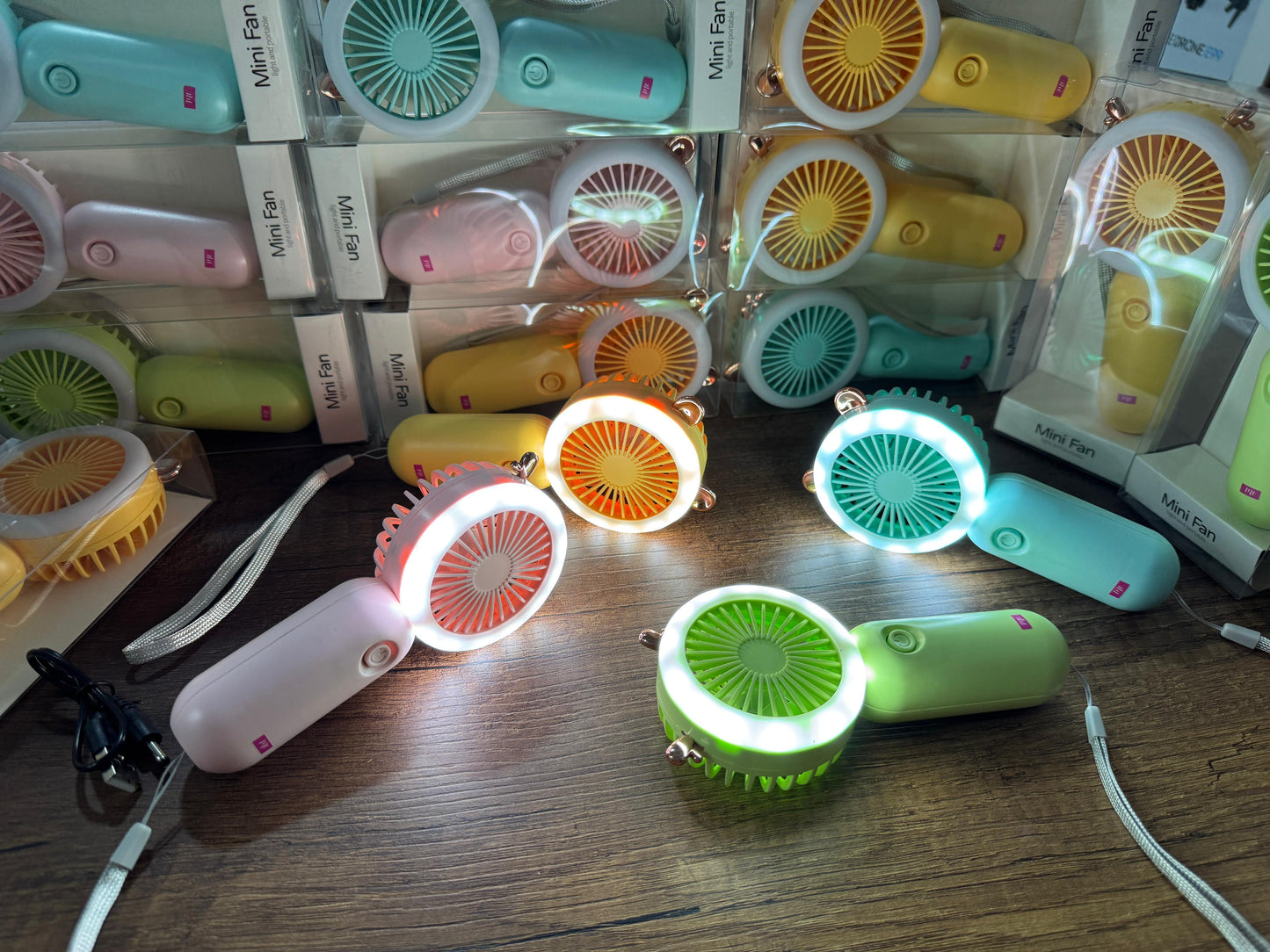 Mini ventilador orejitas con luz LED